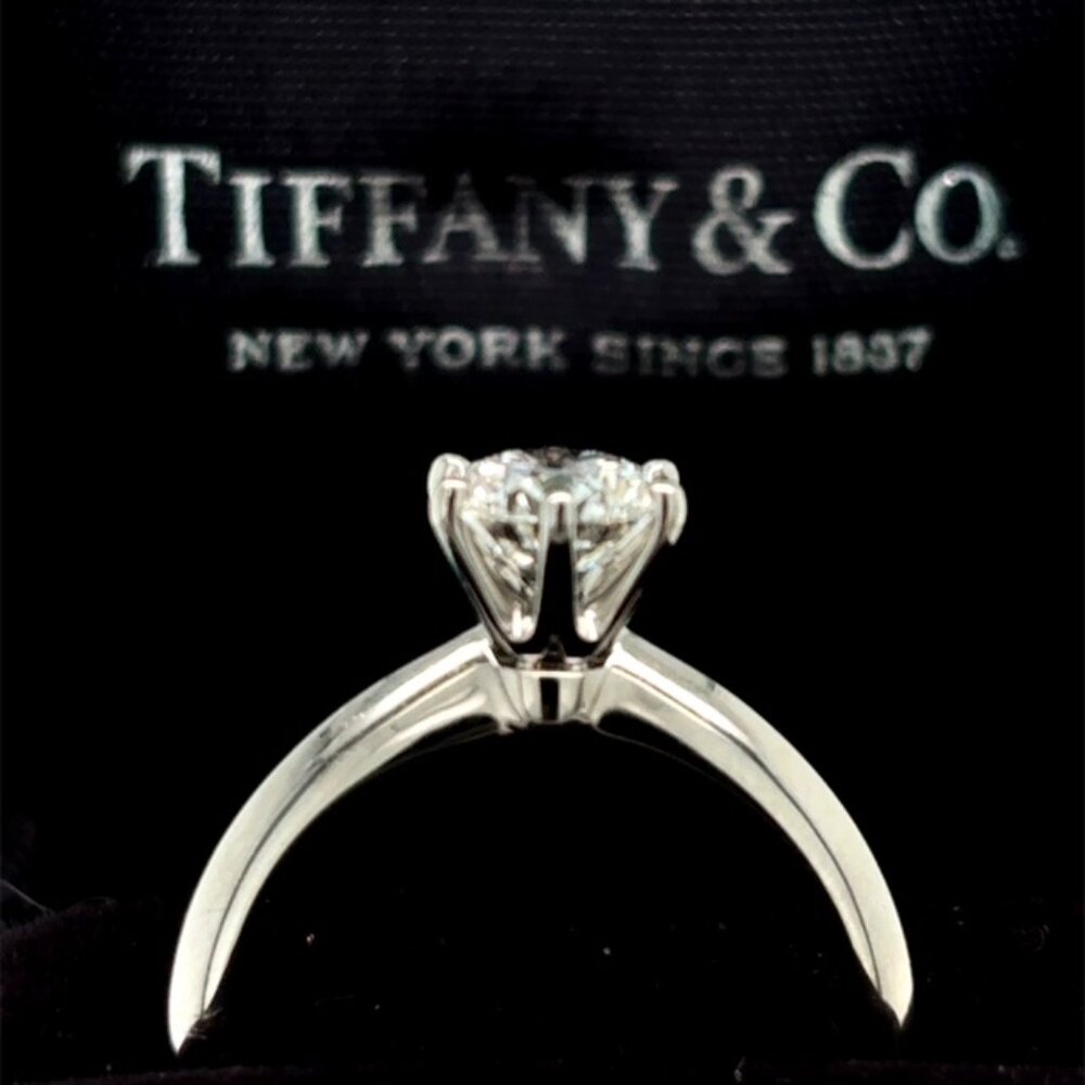 Engagement ring - Picture 3 of 3